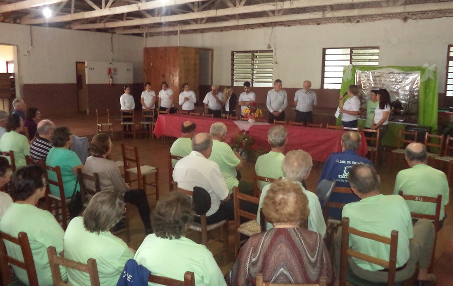 Grupo Sempre Unidos comemora o Dia do Idoso em Cândido Freire